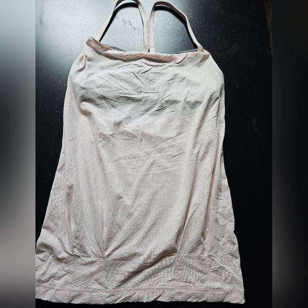 Lululemon tank with built-in bra size 6
